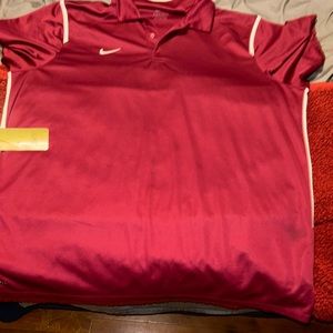 Maroon and white Men’s XXL Nike Dri-Fit polo used condition